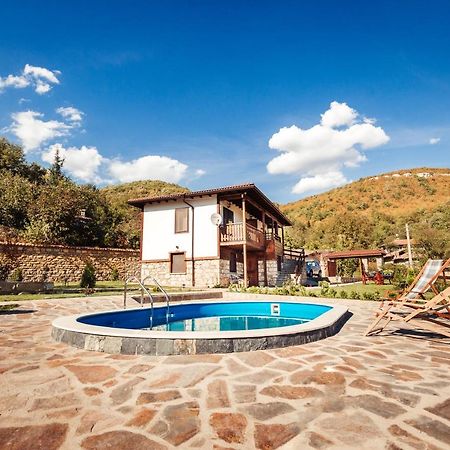 Guest House Hristova Kashta - Христова Къща Cherni Vrŭkh Extérieur photo