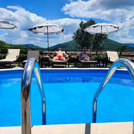 Guest House Hristova Kashta - Христова Къща Cherni Vrŭkh Extérieur photo