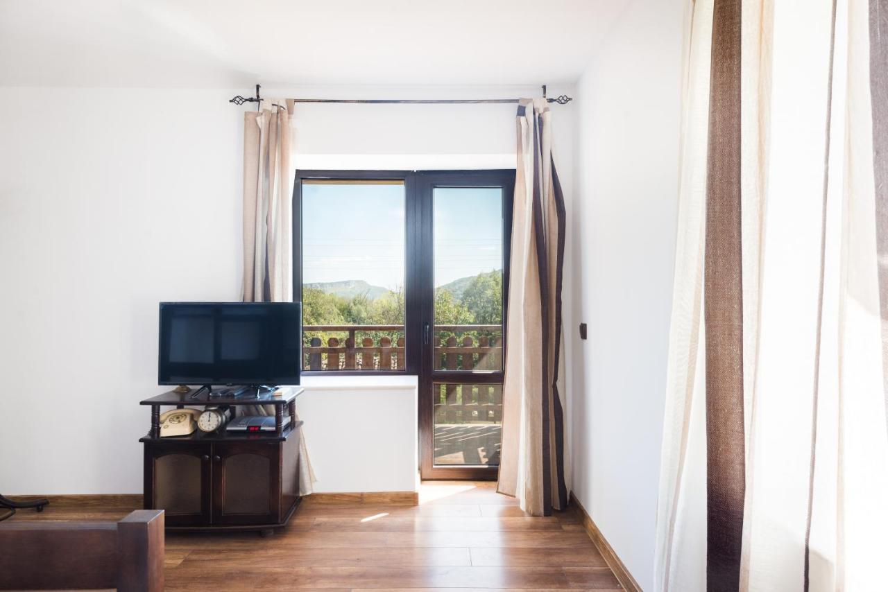 Guest House Hristova Kashta - Христова Къща Cherni Vrŭkh Extérieur photo
