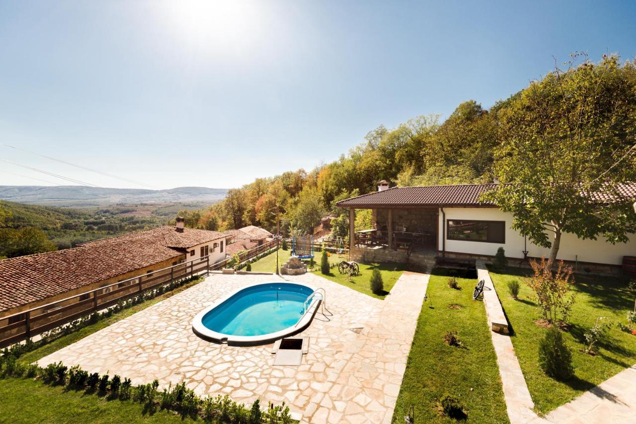 Guest House Hristova Kashta - Христова Къща Cherni Vrŭkh Extérieur photo