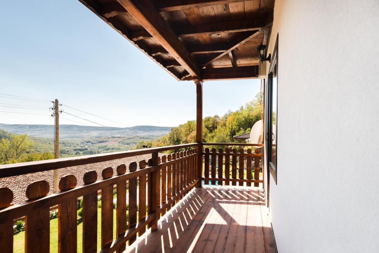Guest House Hristova Kashta - Христова Къща Cherni Vrŭkh Extérieur photo