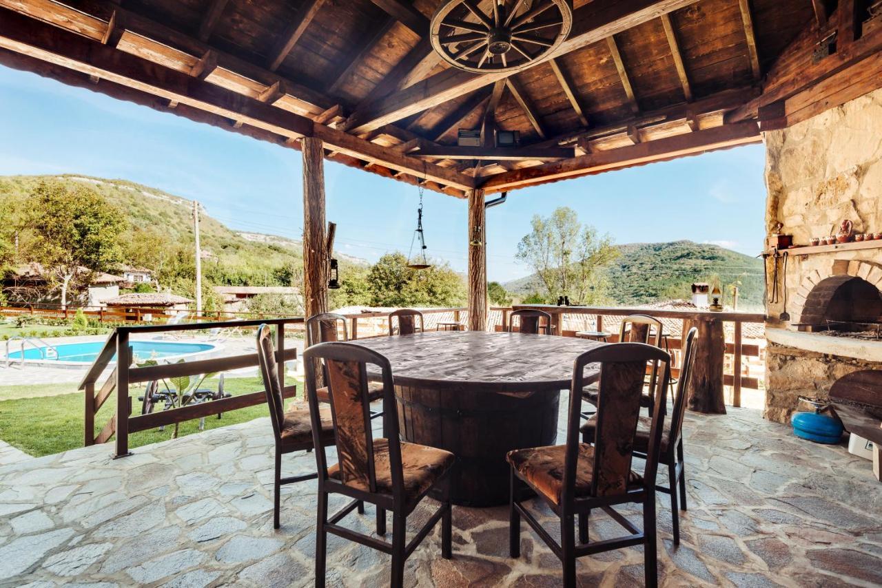 Guest House Hristova Kashta - Христова Къща Cherni Vrŭkh Extérieur photo