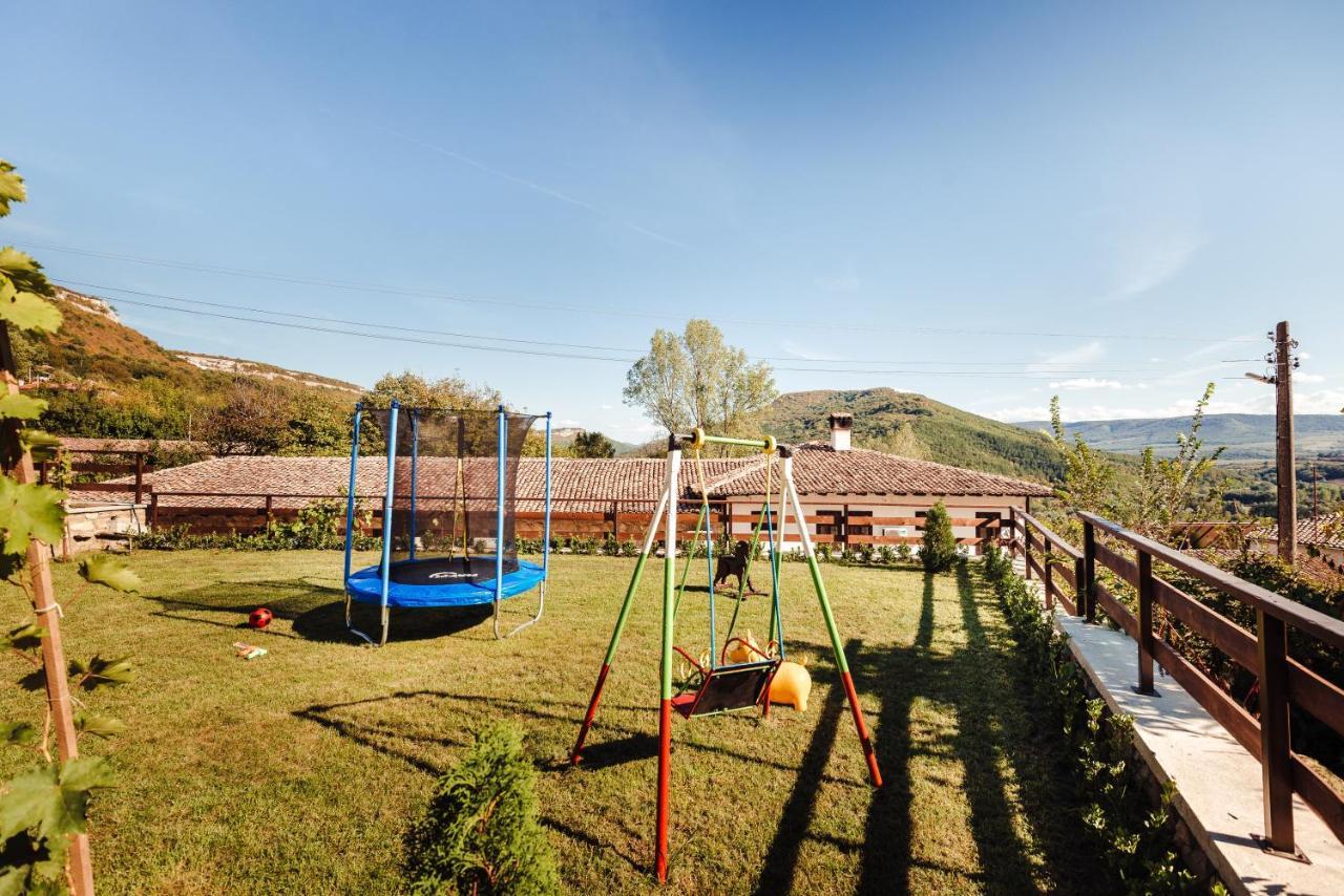 Guest House Hristova Kashta - Христова Къща Cherni Vrŭkh Extérieur photo