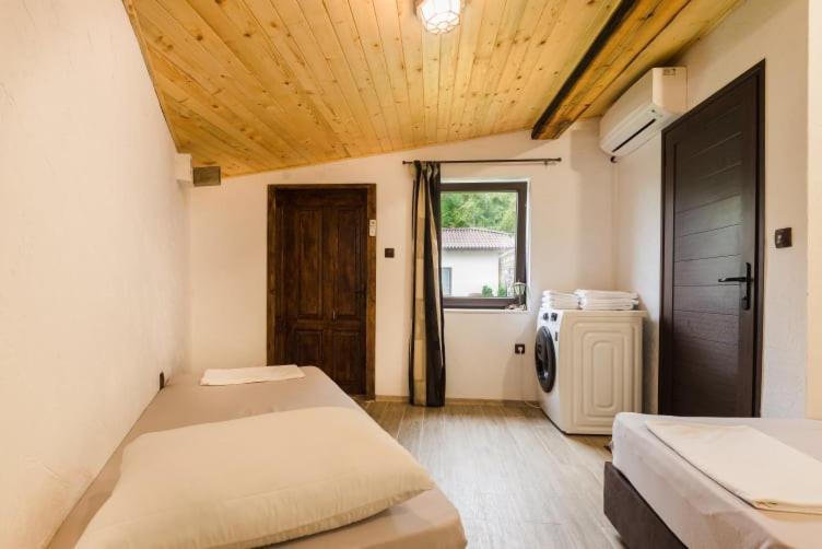 Guest House Hristova Kashta - Христова Къща Cherni Vrŭkh Extérieur photo