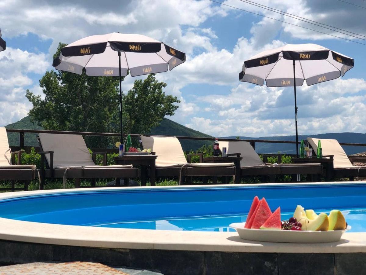 Guest House Hristova Kashta - Христова Къща Cherni Vrŭkh Extérieur photo