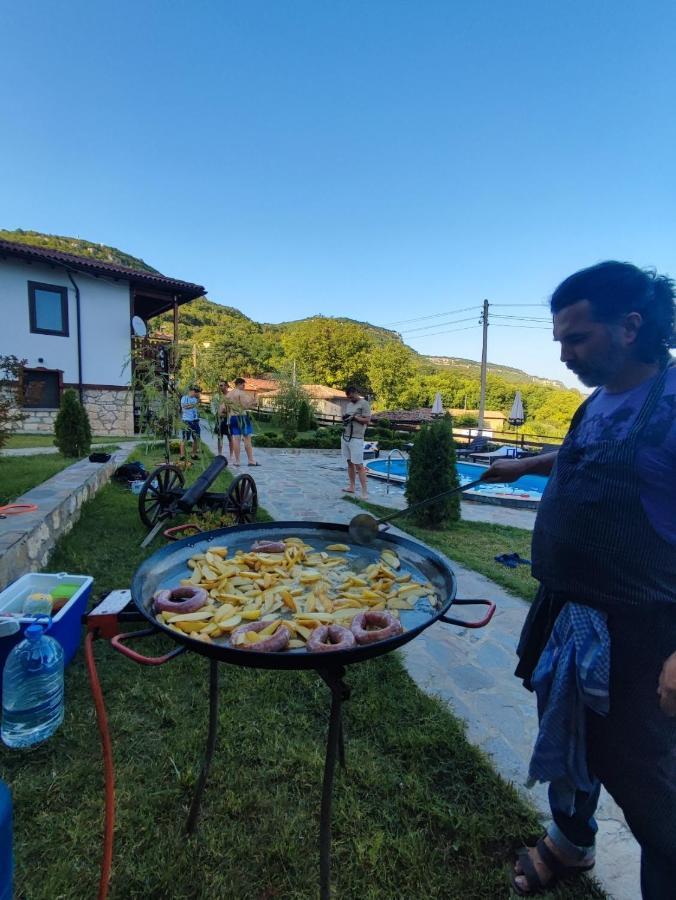 Guest House Hristova Kashta - Христова Къща Cherni Vrŭkh Extérieur photo