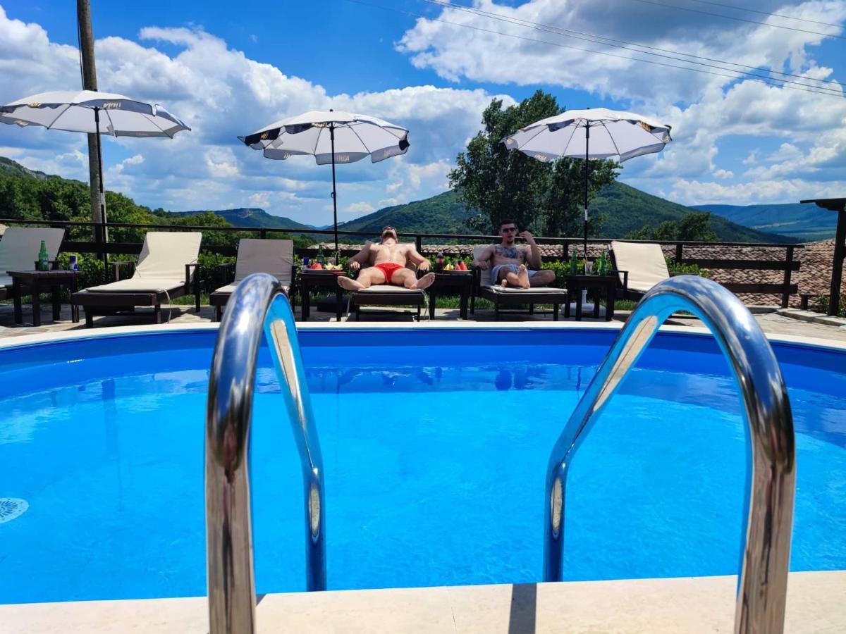Guest House Hristova Kashta - Христова Къща Cherni Vrŭkh Extérieur photo