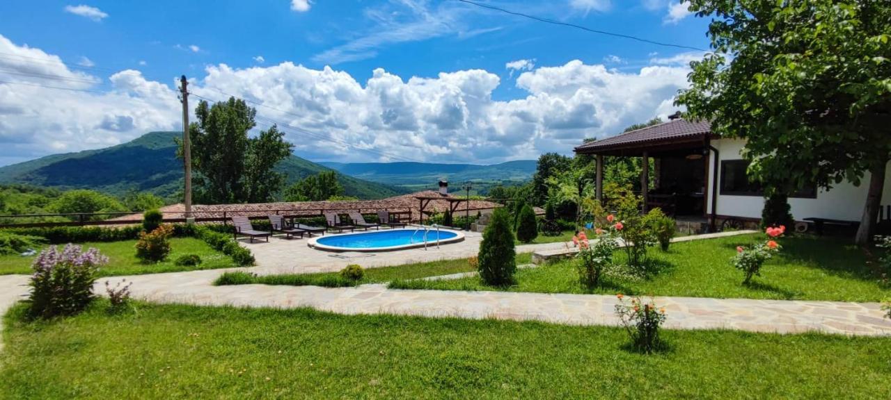 Guest House Hristova Kashta - Христова Къща Cherni Vrŭkh Extérieur photo