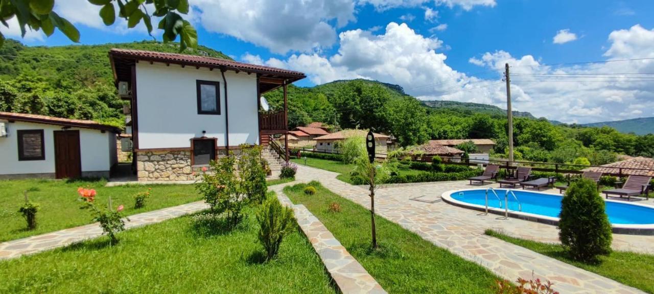 Guest House Hristova Kashta - Христова Къща Cherni Vrŭkh Extérieur photo