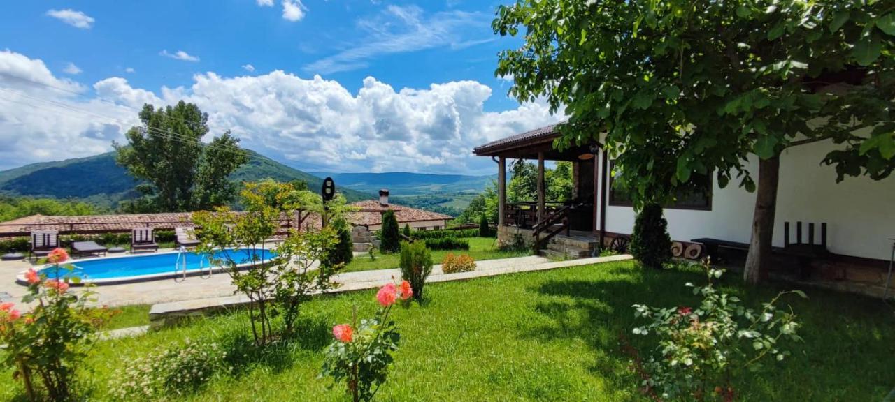 Guest House Hristova Kashta - Христова Къща Cherni Vrŭkh Extérieur photo